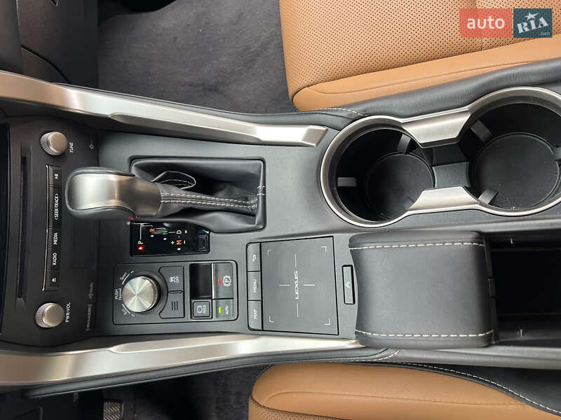 Внедорожник / Кроссовер Lexus NX 2019 в Дубно