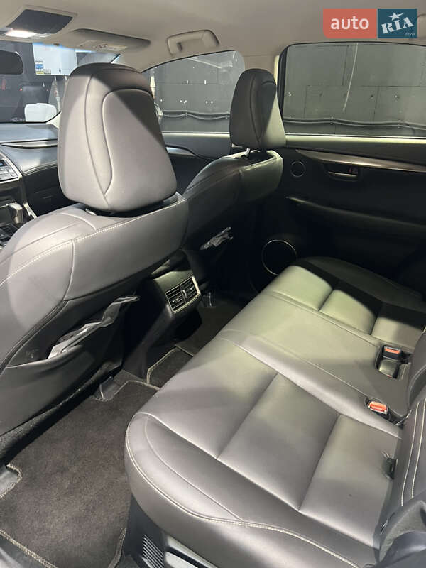 Внедорожник / Кроссовер Lexus NX 2016 в Киеве