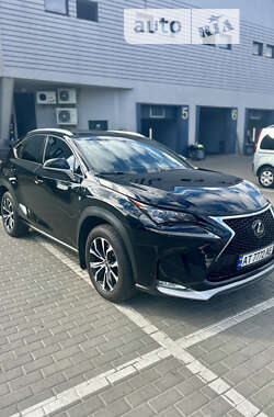 Позашляховик / Кросовер Lexus NX 2015 в Києві