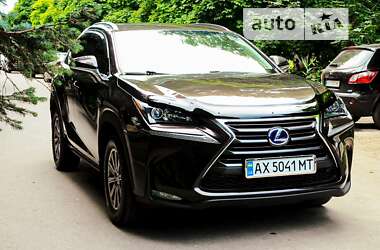 Позашляховик / Кросовер Lexus NX 2015 в Краснограді