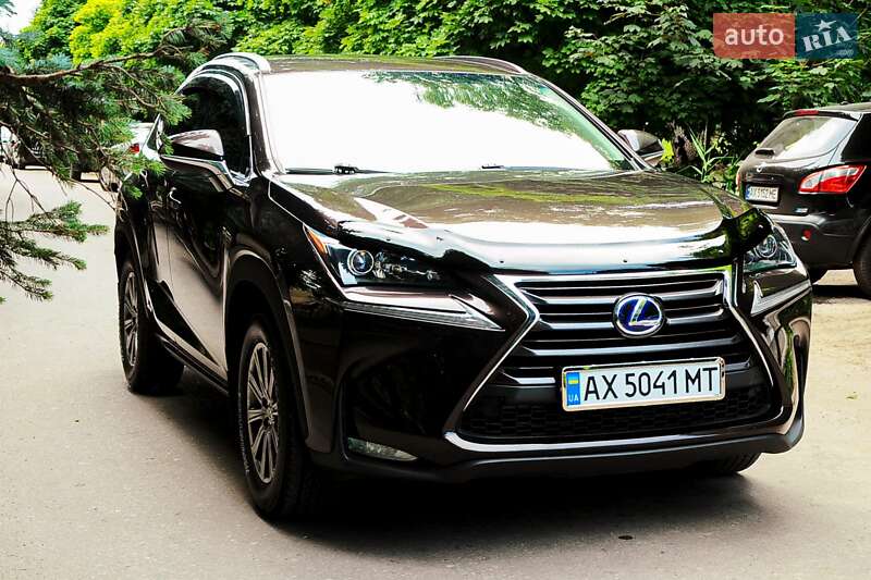 Внедорожник / Кроссовер Lexus NX 2015 в Краснограде