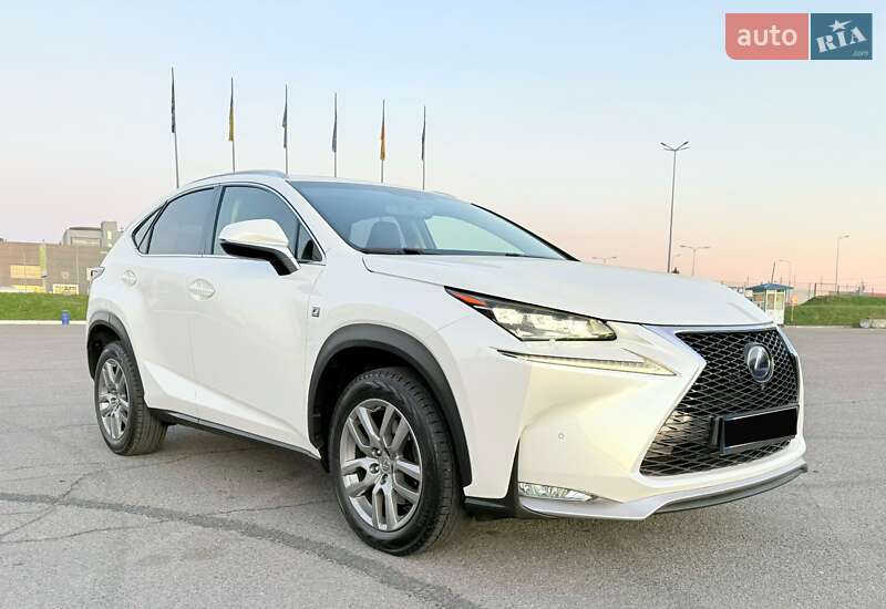 Внедорожник / Кроссовер Lexus NX 2015 в Львове