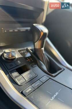 Внедорожник / Кроссовер Lexus NX 2020 в 