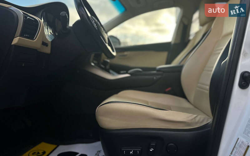 Позашляховик / Кросовер Lexus NX 2016 в Івано-Франківську