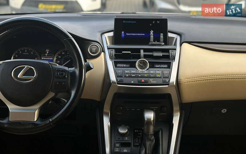 Позашляховик / Кросовер Lexus NX 2016 в Івано-Франківську