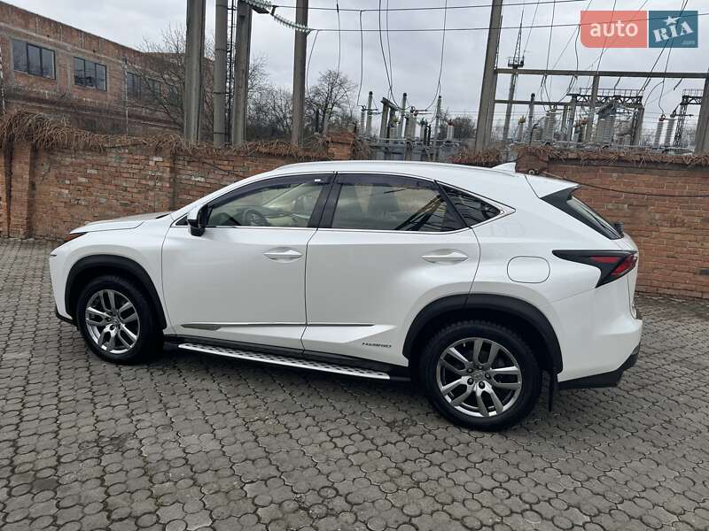 Внедорожник / Кроссовер Lexus NX 2016 в Черновцах