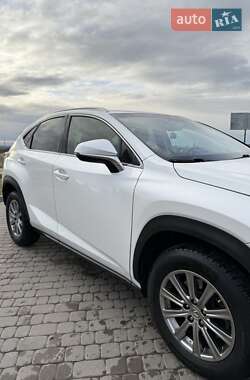 Позашляховик / Кросовер Lexus NX 2017 в Львові