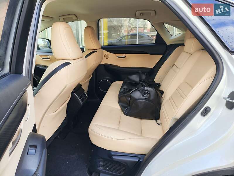 Внедорожник / Кроссовер Lexus NX 2016 в Запорожье