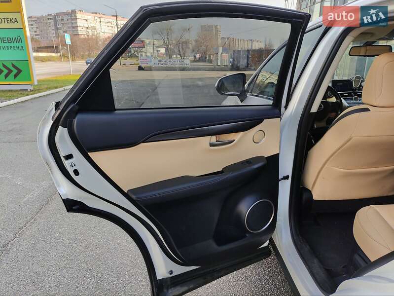 Внедорожник / Кроссовер Lexus NX 2016 в Запорожье