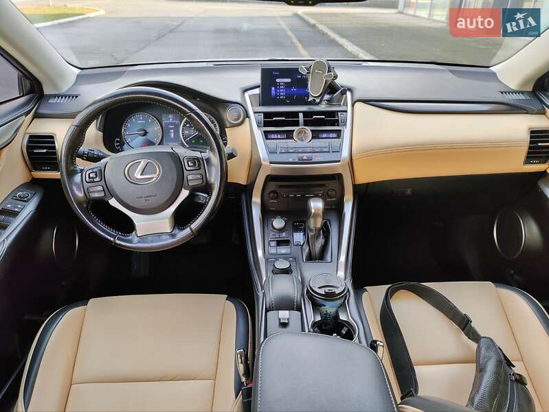 Внедорожник / Кроссовер Lexus NX 2016 в Запорожье