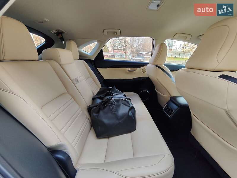 Внедорожник / Кроссовер Lexus NX 2016 в Запорожье