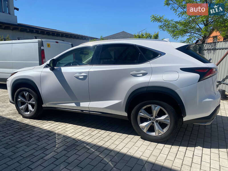 Внедорожник / Кроссовер Lexus NX 2017 в Киеве