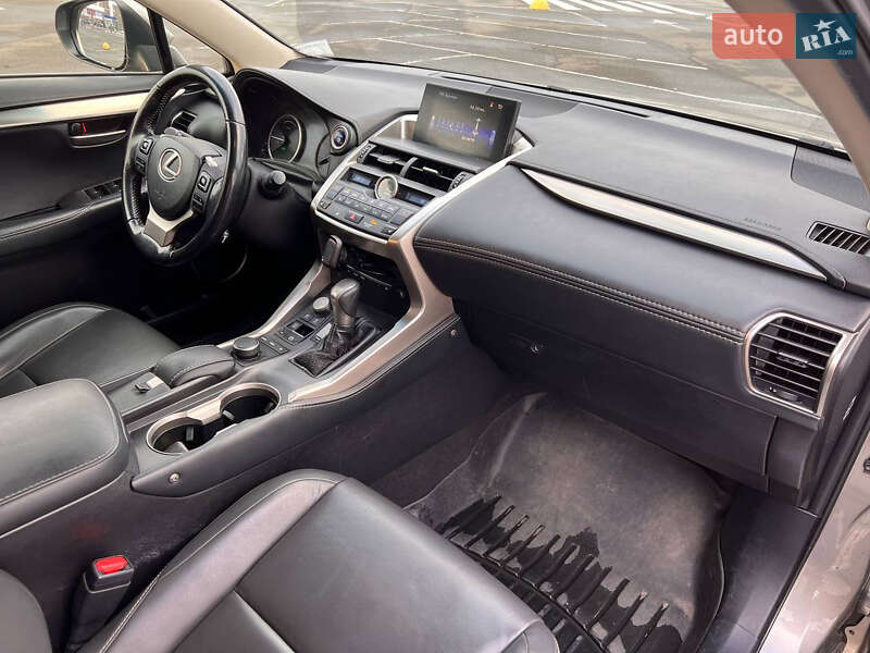 Позашляховик / Кросовер Lexus NX 2015 в Києві