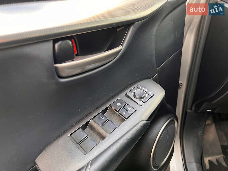 Позашляховик / Кросовер Lexus NX 2015 в Києві