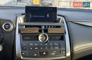 Позашляховик / Кросовер Lexus NX 2014 в 