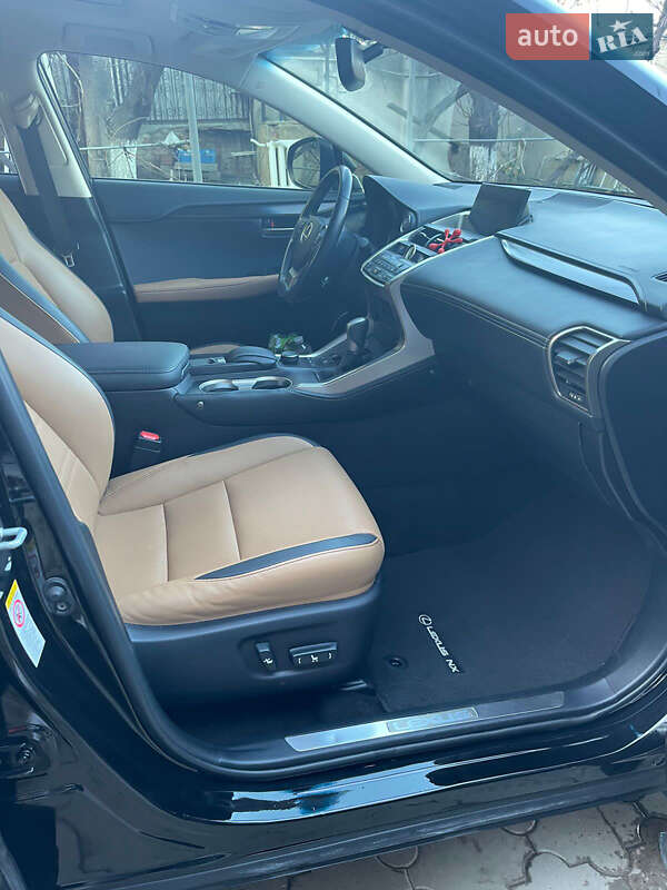 Внедорожник / Кроссовер Lexus NX 2017 в Одессе