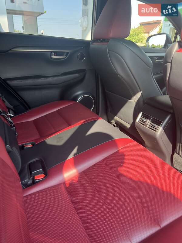 Внедорожник / Кроссовер Lexus NX 2016 в Виноградове