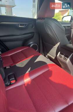 Внедорожник / Кроссовер Lexus NX 2016 в 