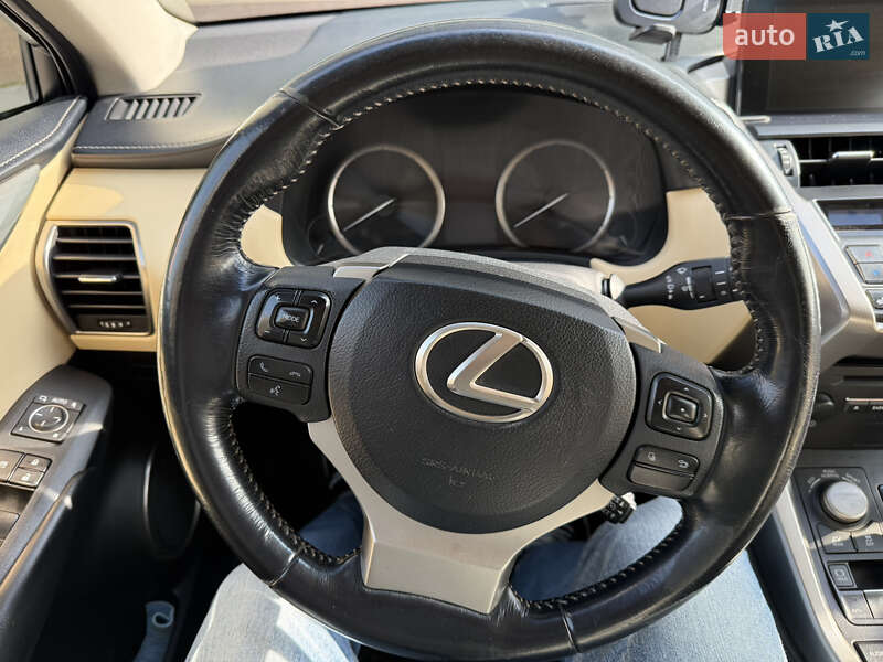Внедорожник / Кроссовер Lexus NX 2015 в Харькове