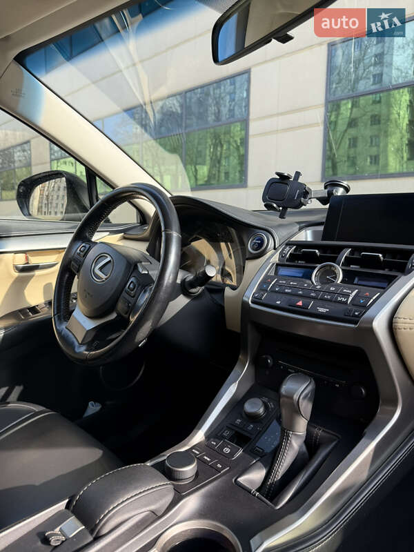 Внедорожник / Кроссовер Lexus NX 2015 в Харькове