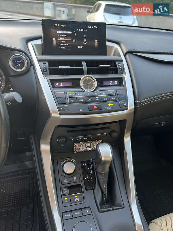 Внедорожник / Кроссовер Lexus NX 2015 в Киеве