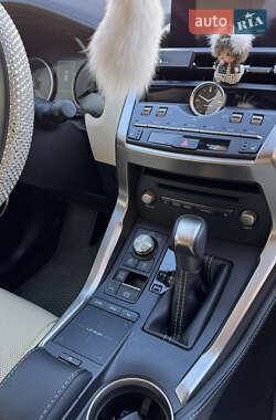 Внедорожник / Кроссовер Lexus NX 2020 в 