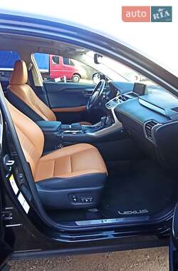 Внедорожник / Кроссовер Lexus NX 2019 в 
