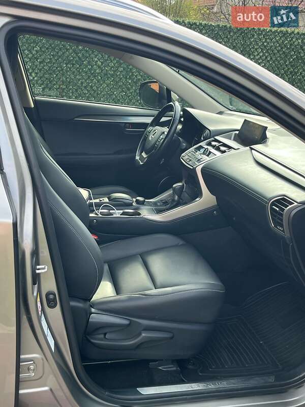 Внедорожник / Кроссовер Lexus NX 2016 в Киеве