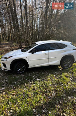 Внедорожник / Кроссовер Lexus NX 2018 в 