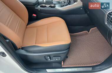 Внедорожник / Кроссовер Lexus NX 2020 в 