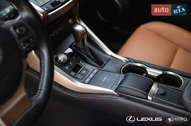 Позашляховик / Кросовер Lexus NX 2020 в 
