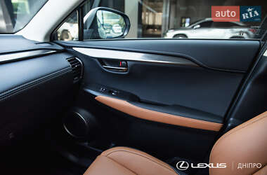 Позашляховик / Кросовер Lexus NX 2020 в 