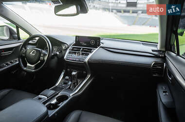 Позашляховик / Кросовер Lexus NX 2018 в 