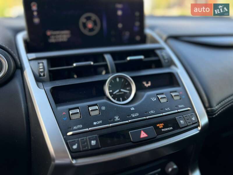 Внедорожник / Кроссовер Lexus NX 2018 в Львове