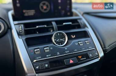 Внедорожник / Кроссовер Lexus NX 2018 в 