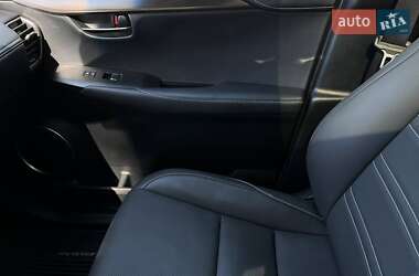 Внедорожник / Кроссовер Lexus NX 2018 в 