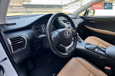 Позашляховик / Кросовер Lexus NX 2016 в 