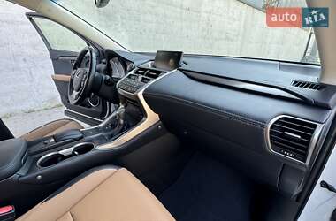 Позашляховик / Кросовер Lexus NX 2016 в 