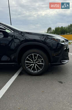 Внедорожник / Кроссовер Lexus NX 2022 в 