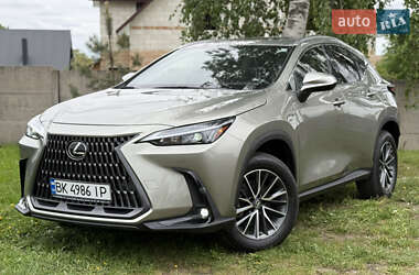 Позашляховик / Кросовер Lexus NX 2023 в 