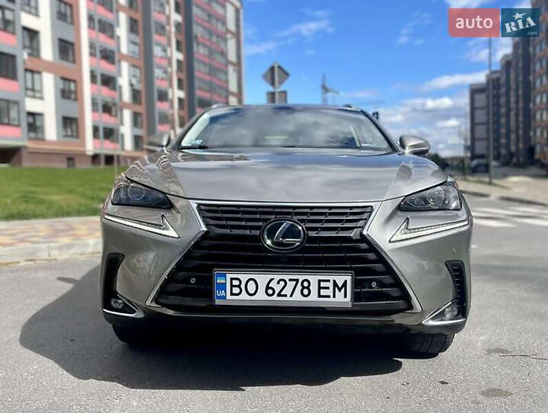 Позашляховик / Кросовер Lexus NX 2017 в Києві