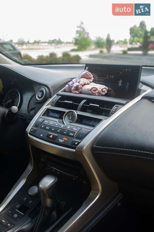 Внедорожник / Кроссовер Lexus NX 2015 в Киеве