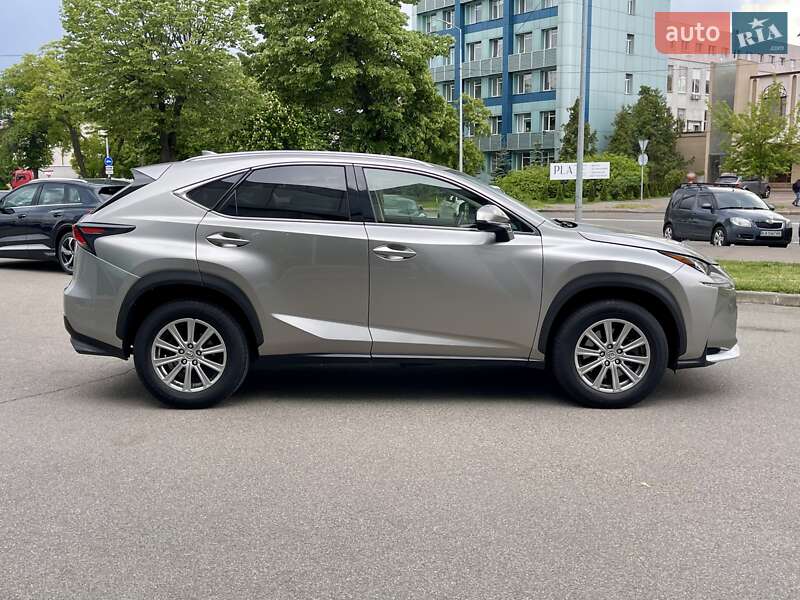 Позашляховик / Кросовер Lexus NX 2017 в Києві