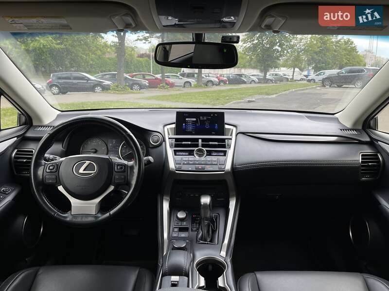 Позашляховик / Кросовер Lexus NX 2017 в Києві