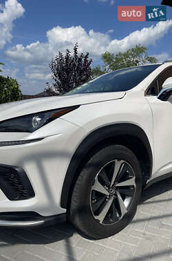Внедорожник / Кроссовер Lexus NX 2021 в 