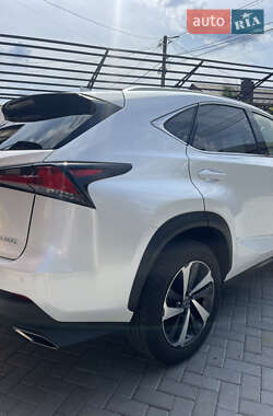 Внедорожник / Кроссовер Lexus NX 2021 в 