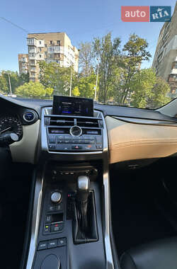 Внедорожник / Кроссовер Lexus NX 2015 в 