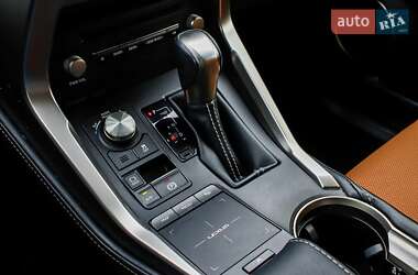 Внедорожник / Кроссовер Lexus NX 2020 в 