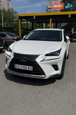 Внедорожник / Кроссовер Lexus NX 2018 в 
