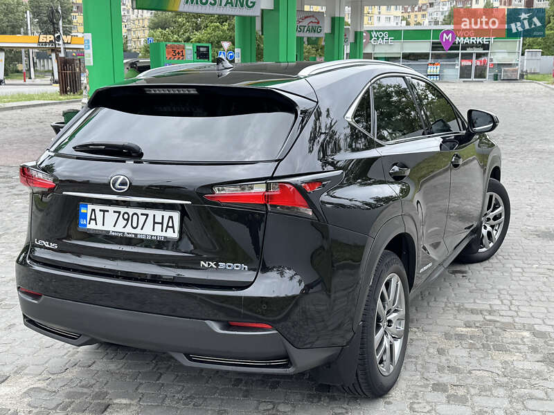 Внедорожник / Кроссовер Lexus NX 2015 в Запорожье